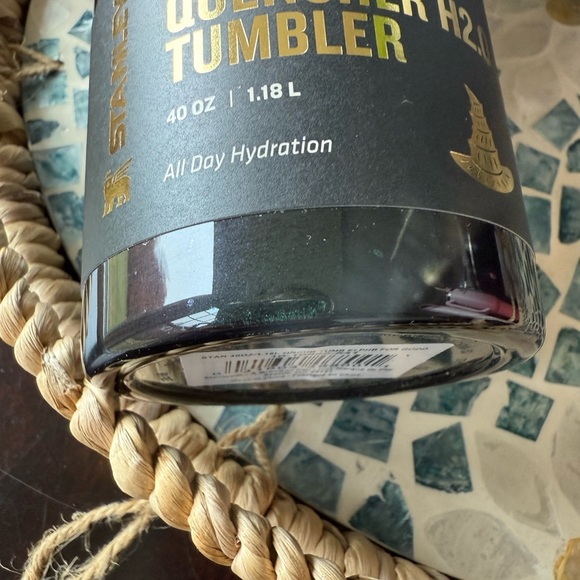 Stanley x WICKED 🔮ELPHABA FOR GOOD🔮40 oz. Quencher H2.0 Tumbler - Picture 3 of 4